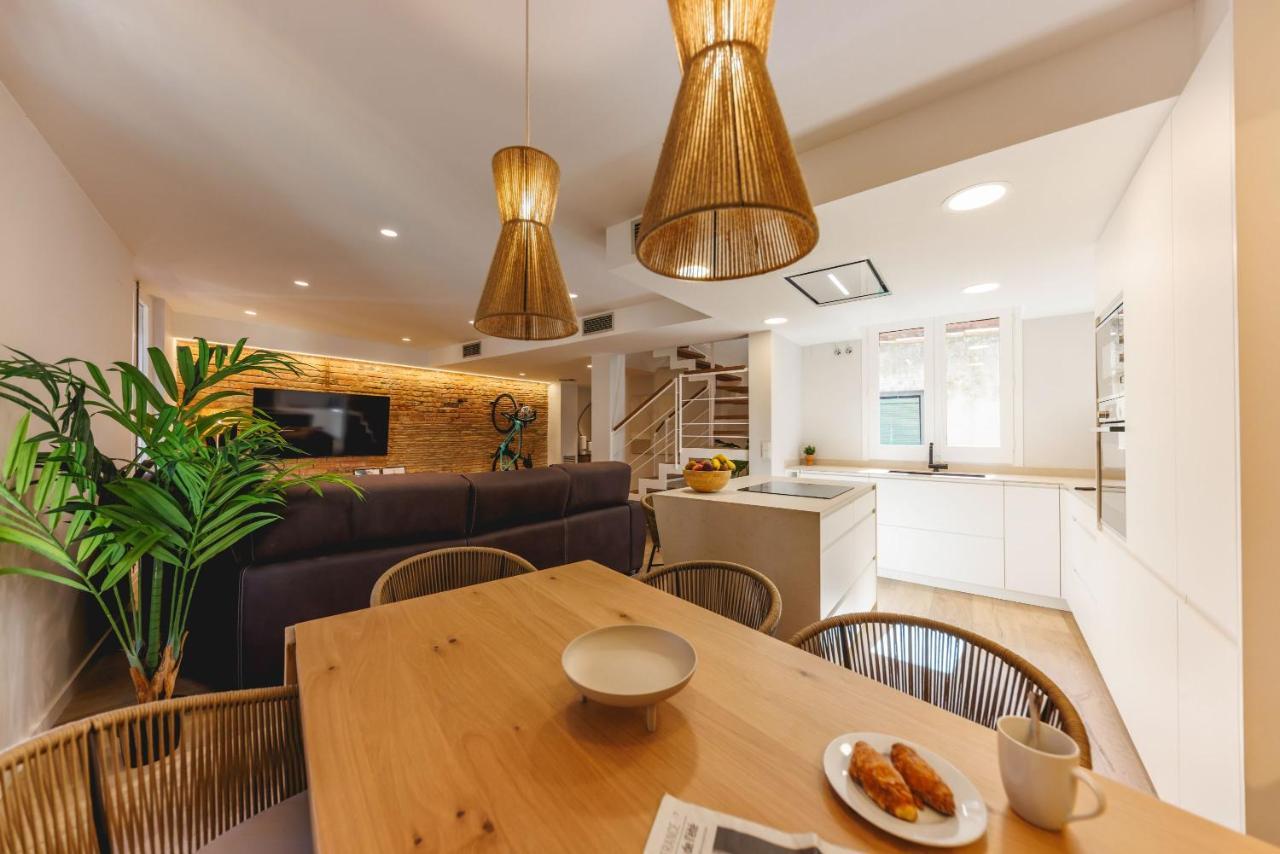Bravissimo Cort Reial Duplex, Spacious With 3 Bedrooms Херона Екстериор снимка